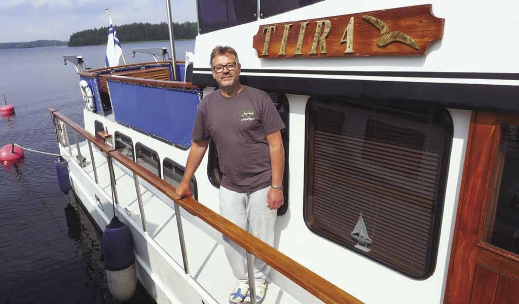 veneessä. Sekä Krista ja perheen poika Peter (18) ovat viihtyneet hyvin vesillä ja saaneet paljon uusia kavereita.