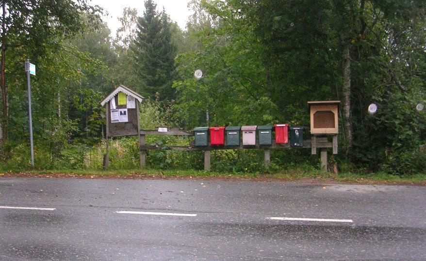 Laatikot ja telineet ovat erilaisia.