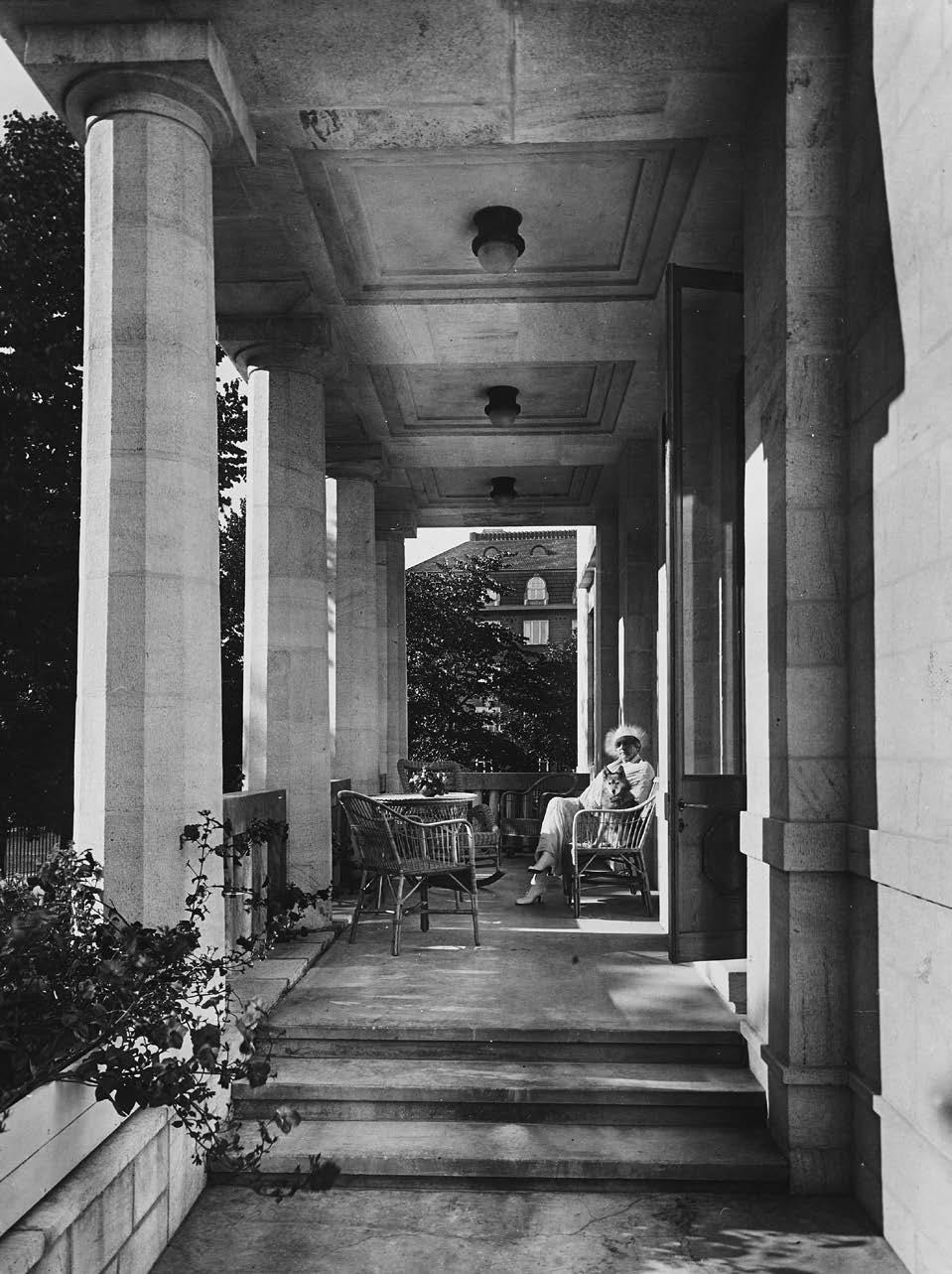 länsiterassilla 1920-luvulla.
