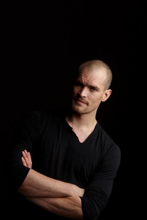 Jarkko Lehmus Jarkko Lehmus on toiminut ammattimaisesti tanssin ja esittävän taiteen parissa vuodesta 1995 sekä Suomessa että ulkomailla.