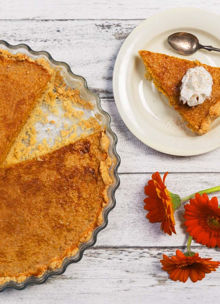 @avaruussankari Amerikkalainen kurpitsapiirakka (vuoka 24-26 cm) Pohja: 125 g huoneenlämpöistä voita 1 ps Farina Pizza- ja piirakkapohjaseosta (300 g) 2 rkl sokeria 1 kananmuna Täyte: 450 g kurpitsaa