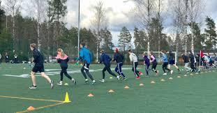 liikunnallisuutta sekä alalle soveltuvuutta, sosiaalisuutta ja itsensä ilmaisemista mittaavista osista. 1.
