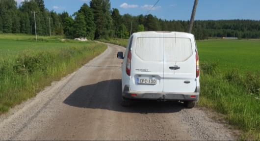 Huhdintien poikkileikkaus ja nykyliikennemäärät Salonsaarentien yleisen tien keskimääräinen vuorokauden liikennemäärä oli vuonna 2016 noin 660 ajoneuvoa/vrk (tierekisteri).