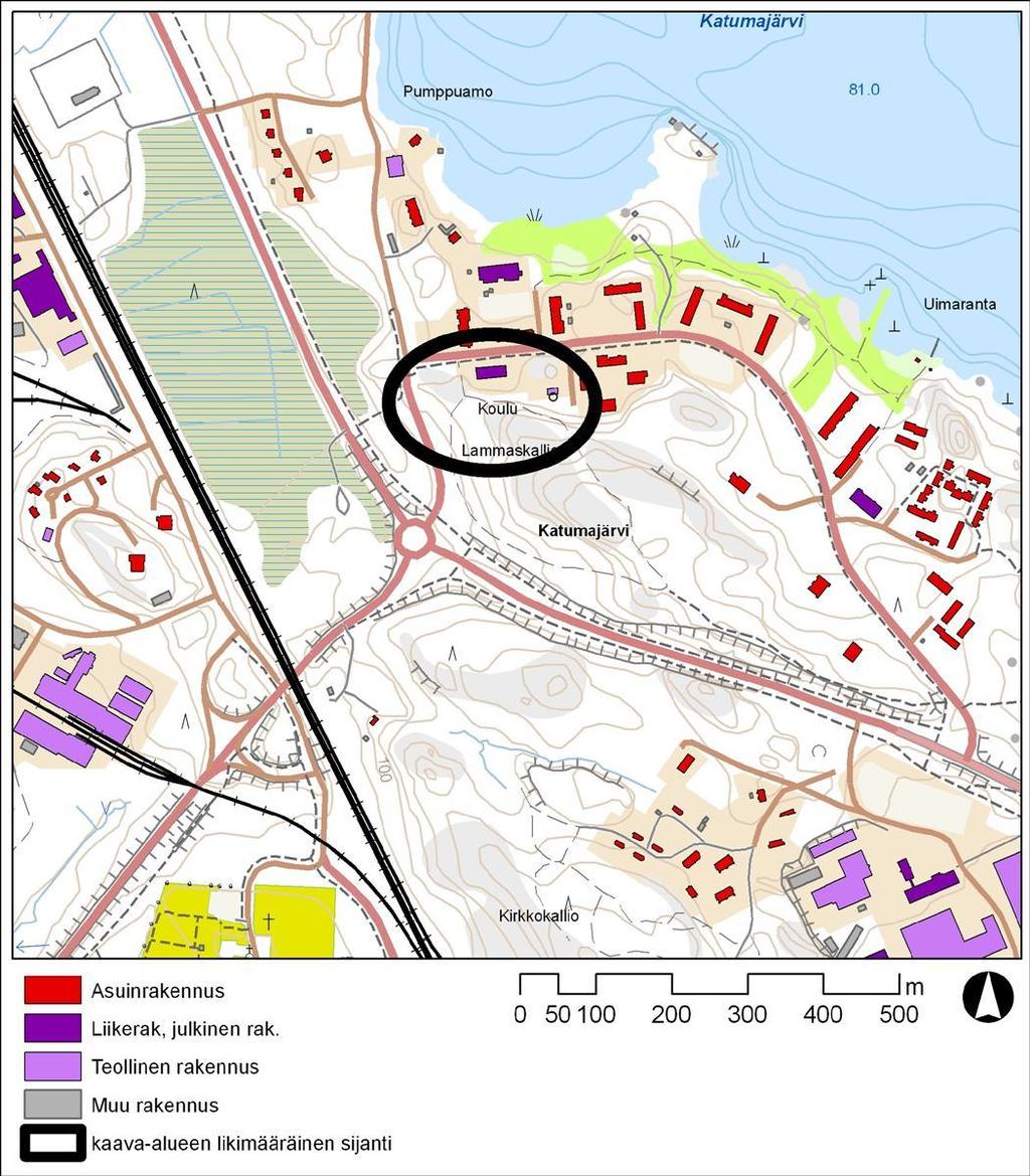Kuva 4. Rakennukset kaava-alueella ja sen lähiympäristössä. Lähde: Maastotietokanta 1/2012. Kaava-alueen likimääräinen sijainti on osoitettu mustalla rajauksella. 2.