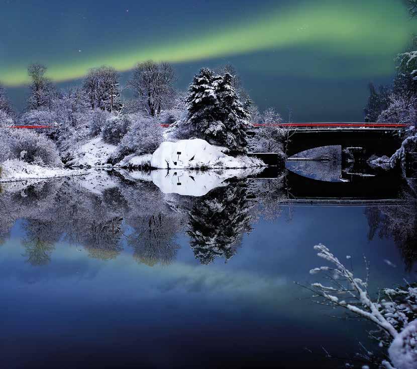 KIILLOTUS MAAGINEN MIRKA POLARSHINE Pohjois-Euroopan taivaalla nähdään toisinaan outo valoilmiö. Joskus se näyttäytyy välähtelevinä valonsäteinä, joskus taas hohtavina kaarina.