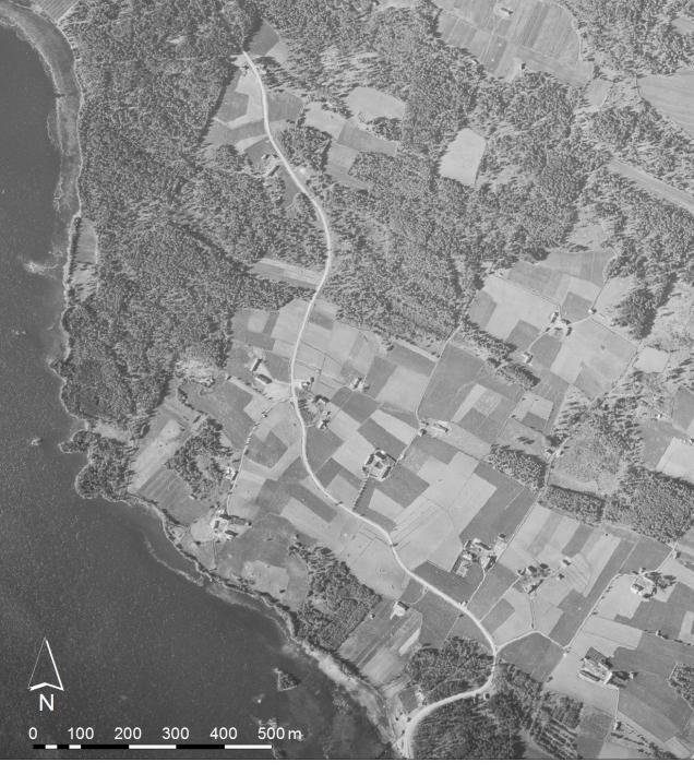 Kuonanjärven Sarviniemen alueen maankäyttö on muuttunut siten, että maatalouskäytössä oleva pinta-ala on hieman pienentynyt, mutta palstat ovat suurentuneet (Kuva 5-14).