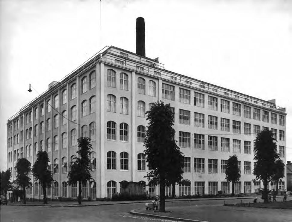 Monien valmistavien suunnitelmien ja useiden vaihtoehtojen jälkeen annettiin insinööri Veikko Kalliolle tehtäväksi laajennuspiirustusten laatiminen vuonna 1940. Asemakaava-arkkitehti E.