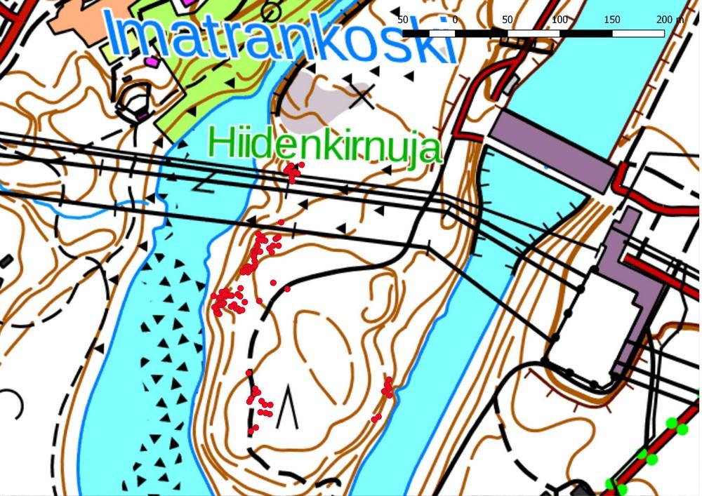 Idänkurhon punaisilla ympyröillä merkityt kasvupaikat ja esiintymän