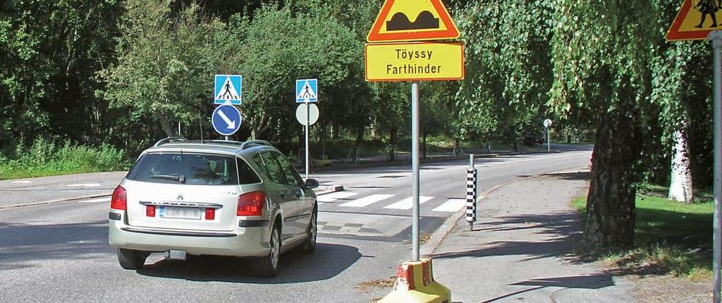 Liikennehidasteet Hinnat alv 0% Tyynyhidaste Mitat 1570 x 2400 x 200/50 Tuotekoodi Etureunassa shakkiruudutus 8921570 Harmaa 2669,00