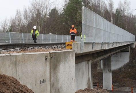 hyödyllisille leveyksille 4,5 tai 6,0 m. Silta koostuu kansielementeistä, seinäelementeistä ja perustuselementeistä.