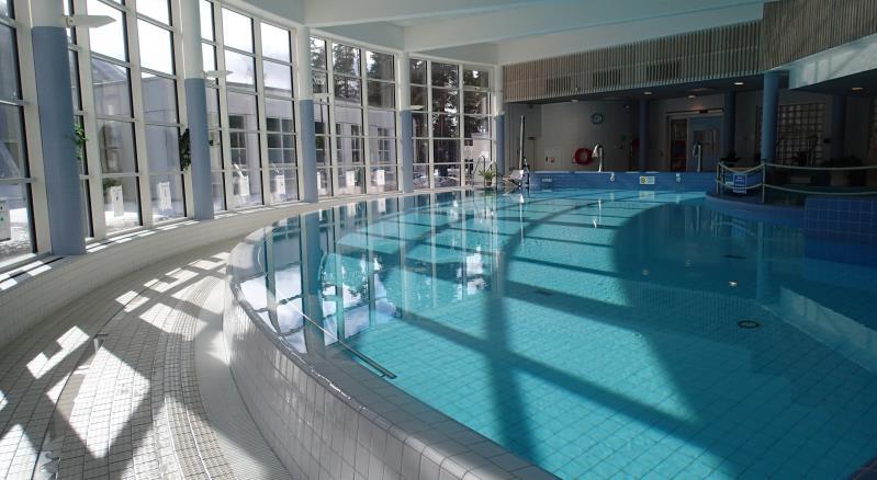 Vierumäki 19.2.2018 25.2.2018 UIMAHALLI puh. 010 5777 227 Uimahallissamme on virkistysallasosasto sekä viisiratainen kuntoallas.