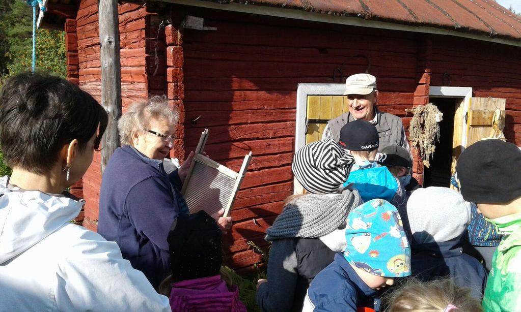 18. Lisäksi 2017 käynnistettiin kylän historiaan liittyvä uusi monialainen opintojakso Oppilaat aikamatkalla sukellus Markkuun kulttuurihistoriaan a.