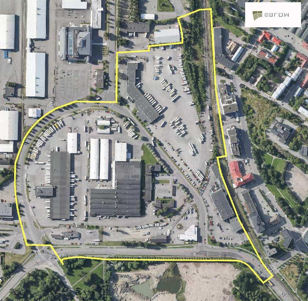 LPA-korttelialueen suuntaan olevalle julkisivulle saa rakentaa porrashuoneen ikkunoita sekä asuntojen ikkunoita siten, että niiden alareuna on vähintään 1,5 metriä LPA-alueen vesikattotason