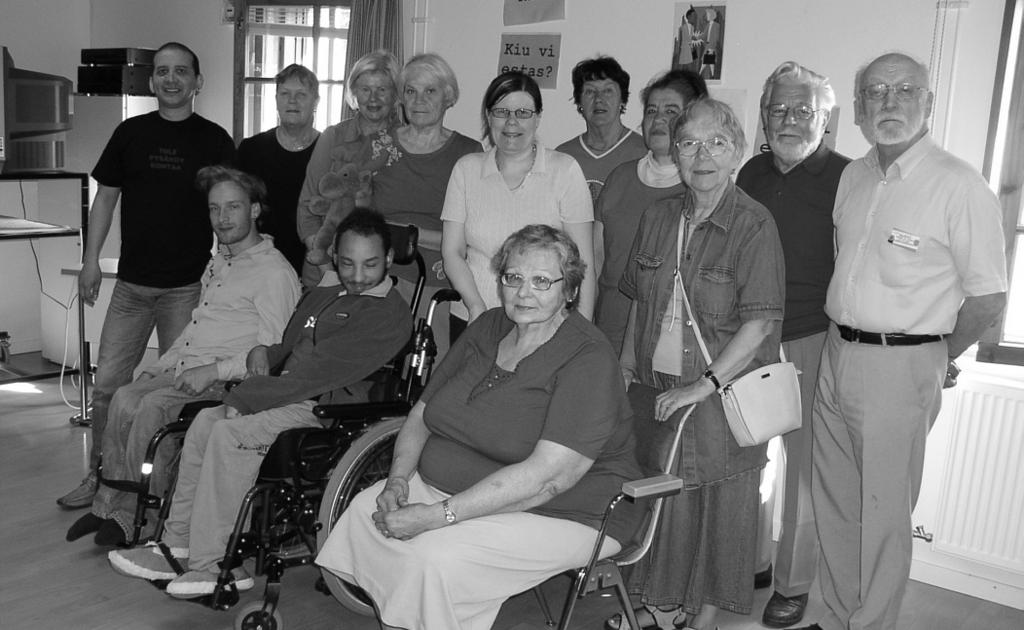 Somere okazis Starante: Atilio, Marja, Kerstin, Margreet, Tiina, Maisa, Christiane, Soile, Matti, Osmo. Sidante: Matti, Kai, Tyyne. Malantaý la fotilo: Börje. meksi.