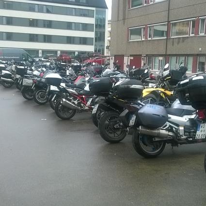 Muutkin motoristit liikkeellä. Päivä 8 Etappina Uumaja.