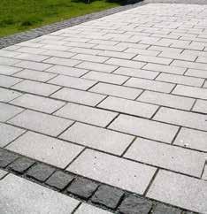 LUONNONKIVIPÄÄLLYSTEET GRANIITTI-KARTANOKIVI GRANIITTI-KARTANOKIVI Graniitti-Kartanokivi on tarkkamittainen luonnonkivinen päällystekivi.