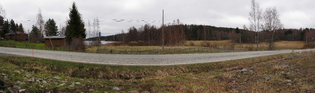 Ellivuori Resort asemakaava, arkeologinen inventointi 11 Hieta (Puiskola) Mielenkiintoisina ilmiöinä mainittakoon alueen itäpuolella sijaitseva Hiedan talo, jonka historia ulottuu vähintään