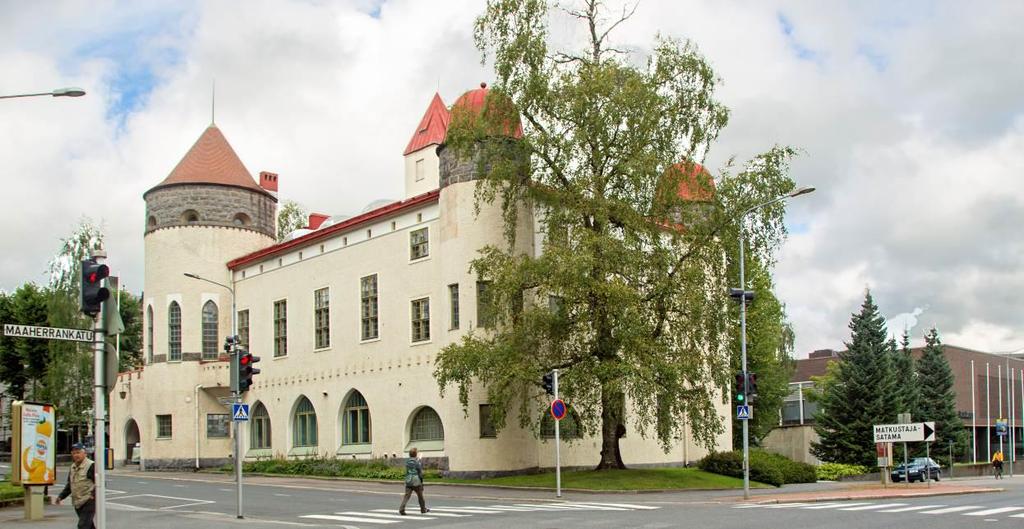 Korkeuseroa koko alueella on enimmillään noin viisi metriä. Maasto laskee museokirjasto korttelissa Kauppakadulta Tulliportinkadulle ollen Museokadun ja Kauppakadun kulmauksessa +92.