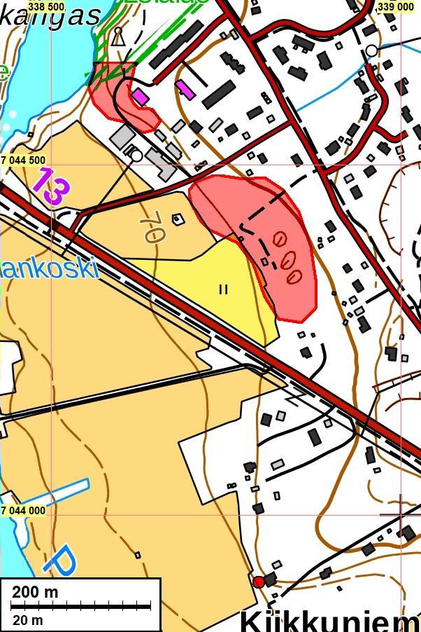 3 Yleiskartat Oikea: Tarkkuusinventoinnin perusteella rajatut muinaisjäännökset on esitetty punaisina alueina kartan pohjoisosassa.
