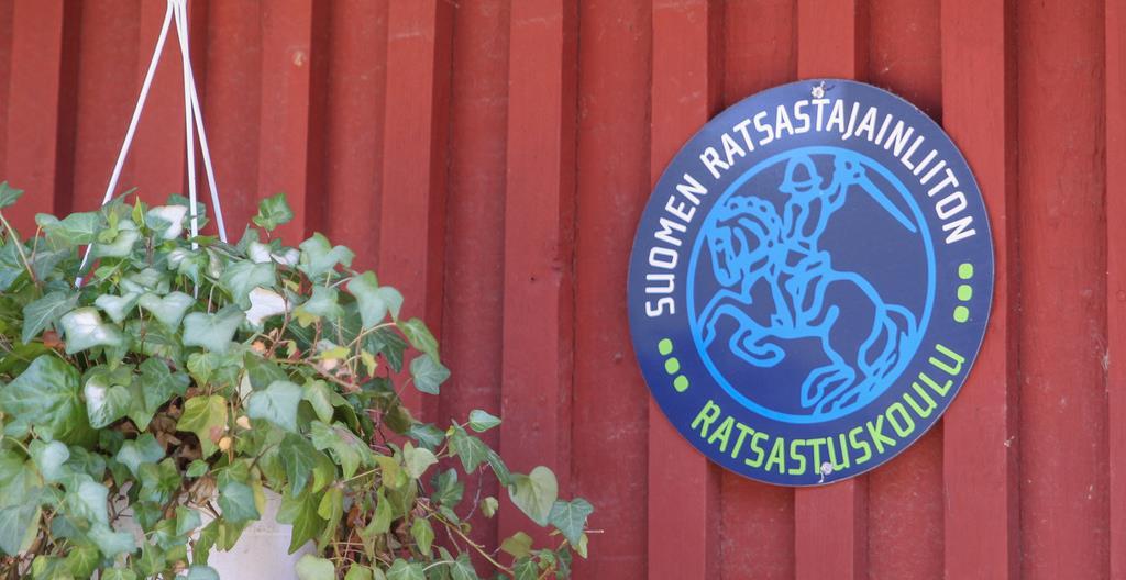 Aloita ratsastus jäsentallilla! Helpointa ja turvallisinta harrastus on aloittaa Suomen Ratsastajainliiton hyväksymissä ratsastuskouluissa. Liitolla on noin 400 jäsentallia ympäri maan.