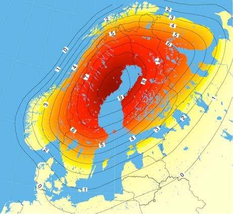 4 Maanpinta kohoaa jääkauden aiheuttaman painumisen palautuessa. Korkeusjärjestelmiä joudutaan tästä syystä uusimaan n. 40 50 vuoden välein. Maankohoaminen on erilaista eri puolella Suomea.