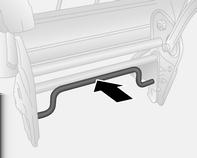 Istuimet, turvajärjestelmät 37 Istuinten asentaminen Nosta selkänoja ja laita pääntuki paikalleen. Selkänoja on lukkiutunut kunnolla, kun vapautusvivun punainen merkintä ei ole enää näkyvissä.