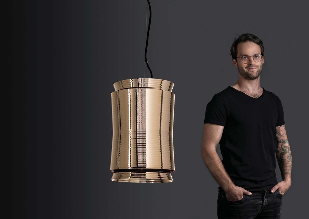HI-HAT RIHLA BY KASPER MATTI SYRJÄLÄ NYMAN Kasper Nymanille muotoilu merkitsee puhtautta ja ajattomuutta. Nämä tavoitteet kiteyttävät koko suunnittelutyön.