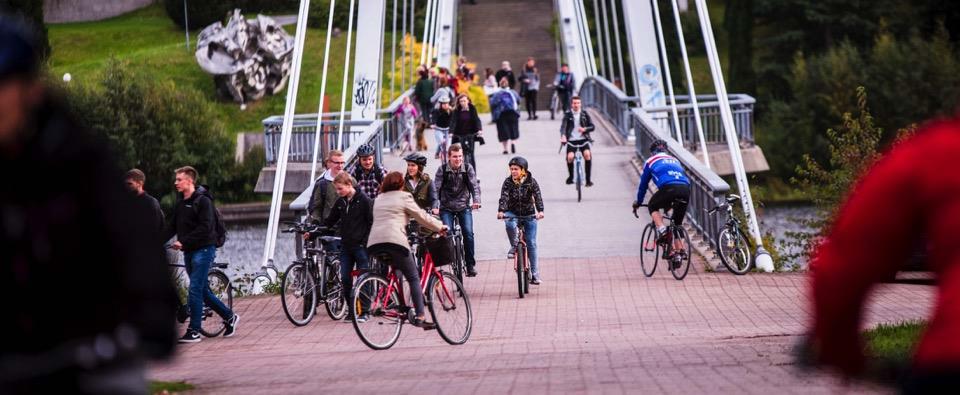 Lisätietoja opiskelu.jyu.fi/hakijalle https://www.jyu.fi/edupsy/fi/hakijalle opiskelijavalinta-edu@jyu.