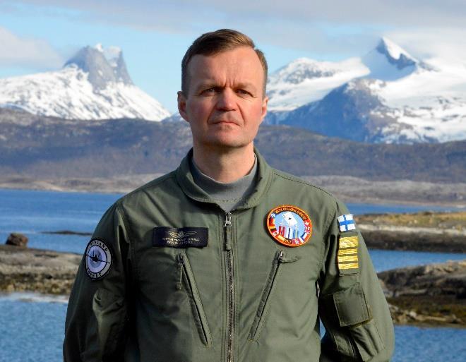Satakunnan lennoston komentajan tervehdys Satakunnan lennosto on yksi Ilmavoimien neljästä operatiivisesta joukko-osastosta.