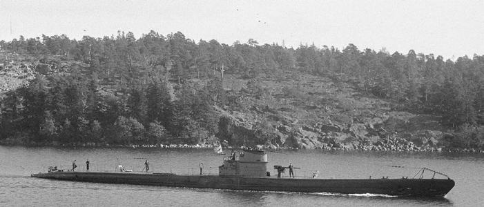Sukellusveneet Sukellusveneet Sukellusvenelaivueen ensimmäiseksi päälliköksi tuli vuonna 1932 juuri Akseli Raninen, tuolloin johtava kotimaimerkitys kotimaiselle sukellusveneprojektille.