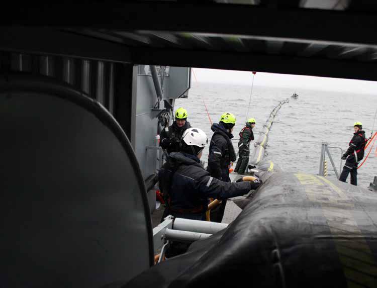 Näitä valmiusosastoja ovat pintataisteluun erikoistuneet SNMG1 ja SNMG2 (Standing Nato Maritime Group) sekä miinantorjuntaan erikoistuneet SNMCMG1 ja SNMCMG2 (Standing Nato Mine Countermeasures