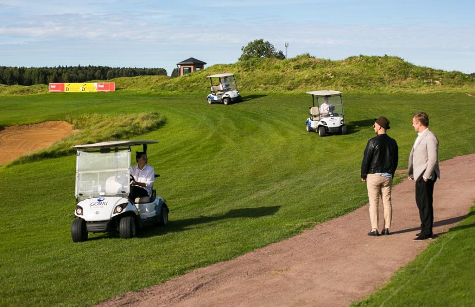 Golfklubilla on oma golfakatemia.