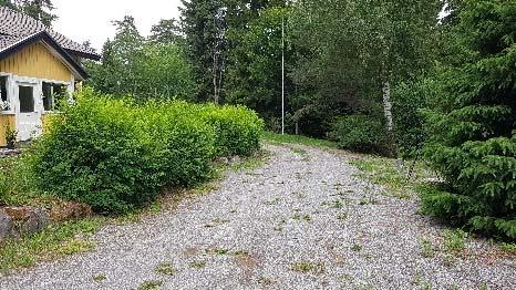 Uudenmaan ELY keskus Mt 170 Kulloo Tyysteri, Porvoo Melumittauspöytäkirja 7/8 Ajankohta: Mitattava kohde: Mittauspaikka: Etäisyys tiehen: Mittaaja: Laitteisto: Kalibrointi: Menettely: 25.6.