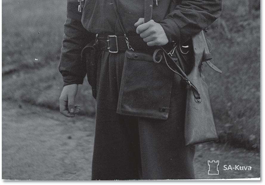 745 Kuvassa kansallisuudeltaan virolainen desantti Alexej Ivanoff täysissä varusteissaan. Hänet tavattiin Riihimäellä heinäkuussa 1941. SA-kuva.