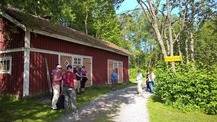 1. Nousiaisten Vanha Asema, piha-alue Arvo: Vanhalla asemalla on kulttuurihistoriallista arvoa.