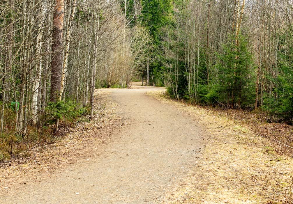 7 uonnon lumoa ja asumisen helppoutta Aikaa ja tilaa harrastaa uontopoluille ja hiihtoladuille pääsee suoraan kotipihasta.