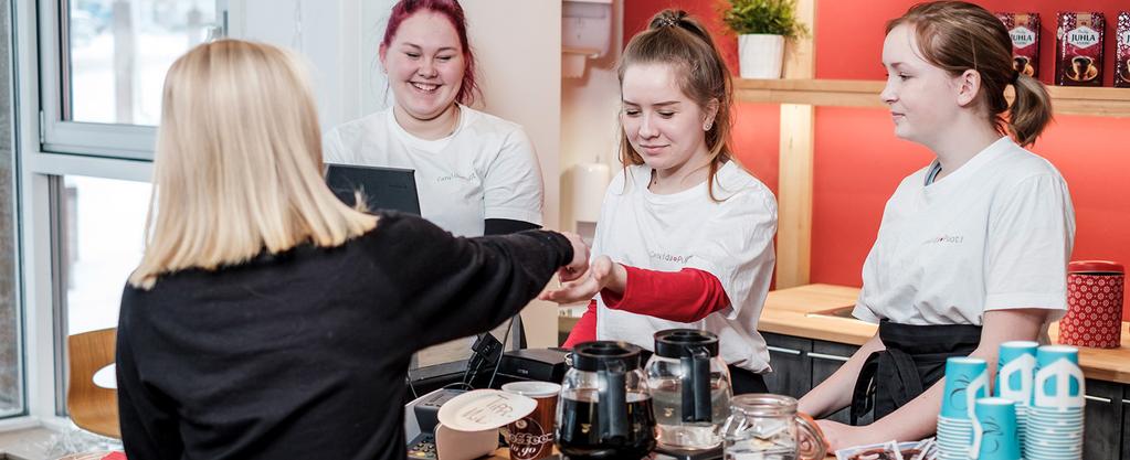 MERKONOMI Liiketoiminnan perustutkinto Liiketoiminnan perustutkinnon opinnoissa saat valmiudet monipuoliseen, monikanavaiseen asiakaspalveluun, tulokselliseen toimintaan ja työyhteisössä toimimiseen.