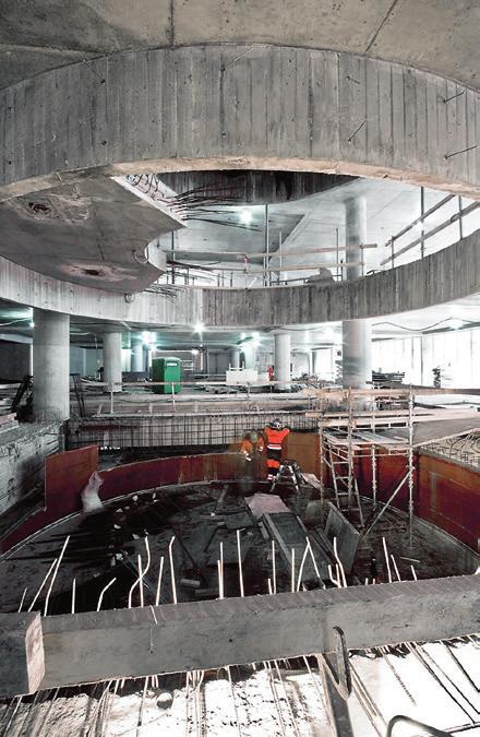 The building project took a little more than two years and comprised seven floors above ground and four underground floors.