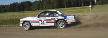 Emilin isä Sebastian Lindholm voitti saman rallin kolme kertaa peräkkäin vuosina 2001-2003. Jarkko Nikara ajoi toiseksi ja lopulta ero mitattiin 29,7 sekunnin mittaiseksi.