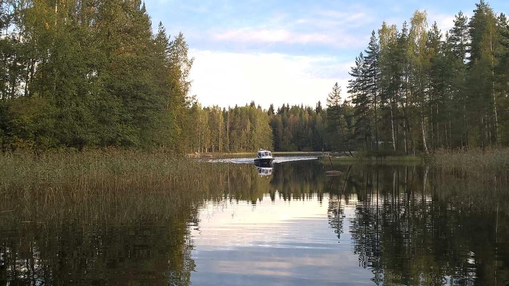 FCG SUUNNITTELU JA TEKNIIKKA OY Yleissuunnitelma 5 (12) Kuva 3. Luumäen Jalkosalmen pohjoispuolen kapeikko etelästä kuvattuna. Svinhufvudin väylän eteläinen haara kohti Luumäen väylää.