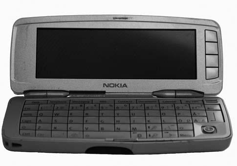 alueesta ainutlaatuisen. Nokian jo lähes legendaarinen Communicator 9300i. Perusnäyttelyn uudistamiseen vauhtia?