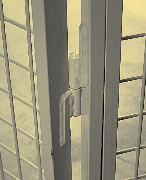 Teräsputkikehys, seinä Pystysuorat putket 30 x 20 Vaakasuorat putket 25 x 15 Teräsputkikehys, ovi Pystysuorat putket 40 x 20 Vaakasuorat