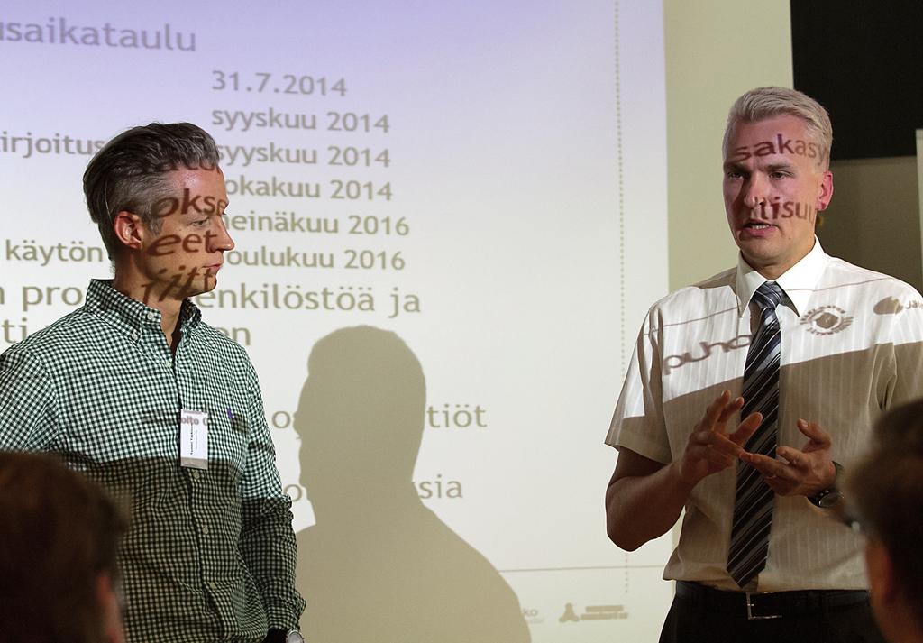 Navitas News 2/2014 Navitas kehitys Kuvat: Matti Tuovinen 12 Niin rahoitus- kuin investointiasiat herättivät vilkasta keskustelua.