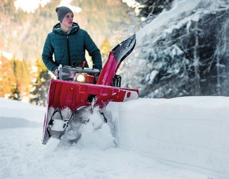 Hydrostaattinen nopeu- Ohjauskytkimet densäätö 12 Heittotorven ohjaus Kaksi vaiheisen heittotorven ohjaus Linkopesän korkeudensäätö Sähkökäynnistys Työvalo Tuntimittari Syöttökierukan automaattinen