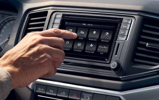 Amarok Aventura -mallissa on lisäksi nahkaverhoiltu monitoimiohjauspyörä vaihteenvalitsimilla, navigointijärjestelmä Discover Media sekä mobiilit online-palvelut.