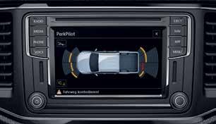 5) TL CL HL AV 02 Peruutuskamera Rear View helpottaa peruutta mista ja paikoitusta näyttämällä kuvaa auton takaa radion5) tai navigointijärjestelmän näyttöruudulla.