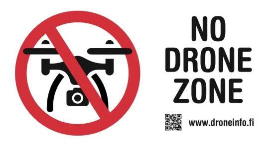 otettu käyttöön myös No Drone Zone -kieltotaulut. Lennättäjien ei tule kuitenkaan luottaa siihen, että kyseinen taulu olisi aina havaittavissa kieltoalueella. 18 Kuva 2: 'No Drone Zone' -kieltotaulu.