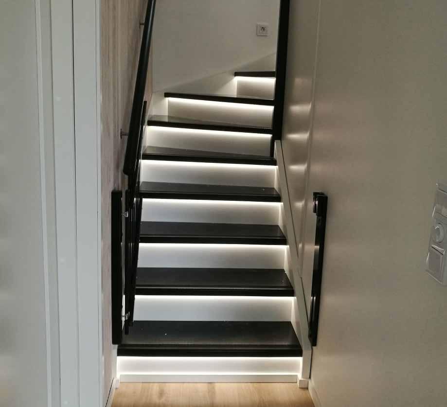 ASKELMA LED porrasvalo LED-stegljus LED stairlight LEDIFY ASKELMA on portaiden LED-valaisin,