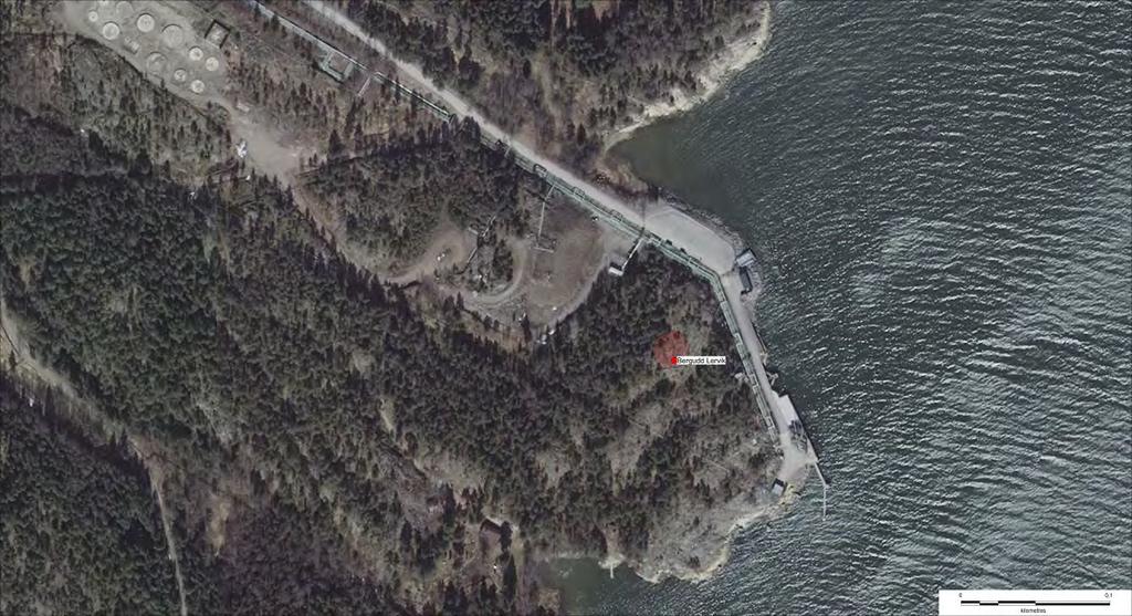 KOHDEKUVAUKSET Bergudd Lervik, 613010032 Muinaisjäännöstyyppi: hautapaikat Alatyyppi: hautaröykkiöt Lukumäärä: 1 Ajoitus: pronssikautinen Laji: kiinteä muinaisjäännös ETRS TM35FIN: P: 6684653 I: