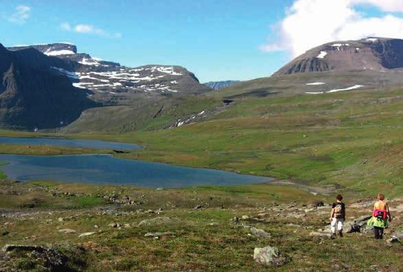 Auch diese Tour ist eine tolle Wanderung in einem historisch interessanten Gelände. Der Weg führt an vielen Wasserfällen vorbei, hoch hinaus ins Hochfjell bis zu zwei schönen Seen.